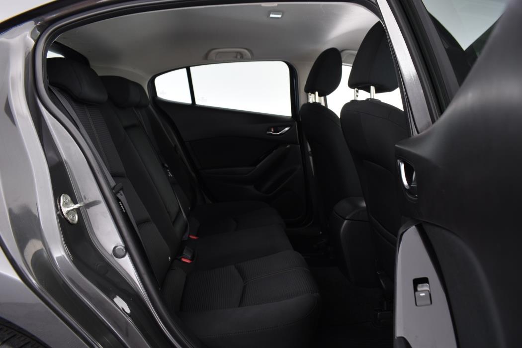 MAZDA 3 2018