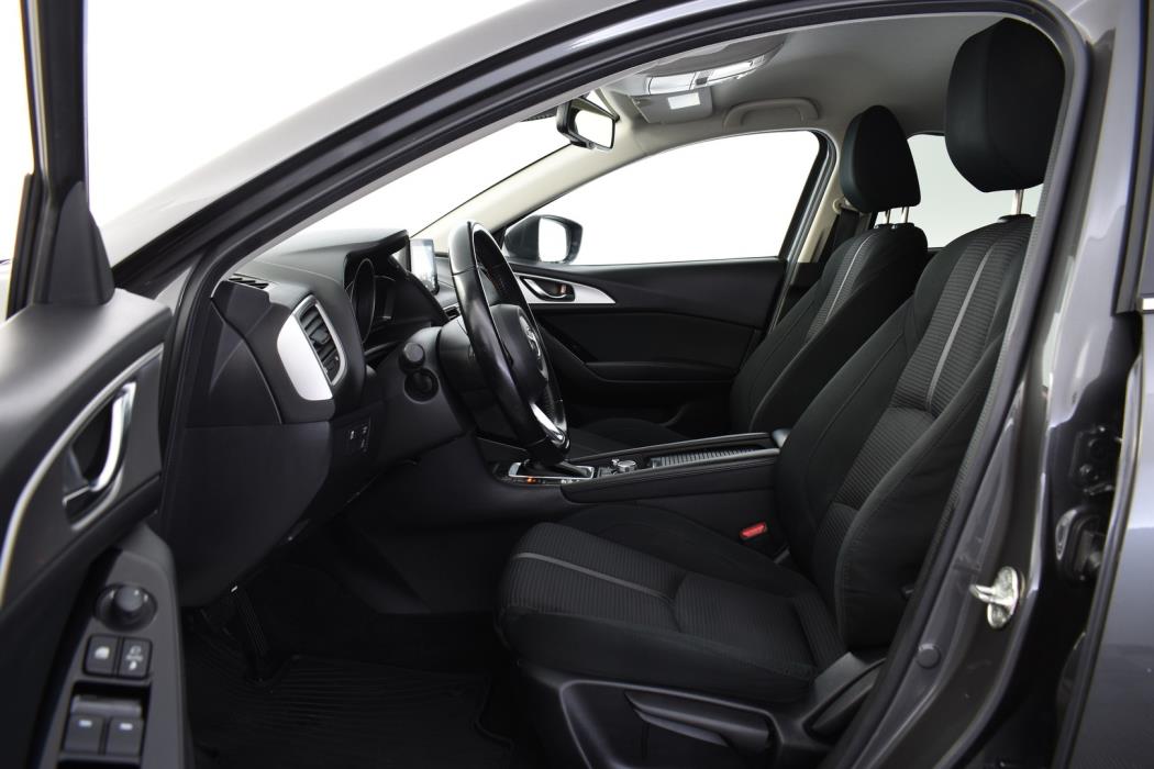 MAZDA 3 2018