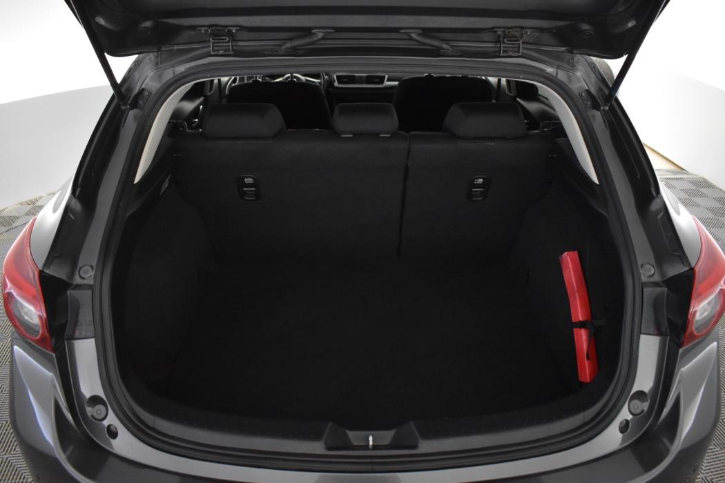 MAZDA 3 2018