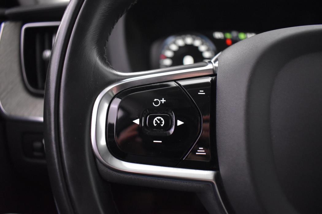 VOLVO XC60 2020