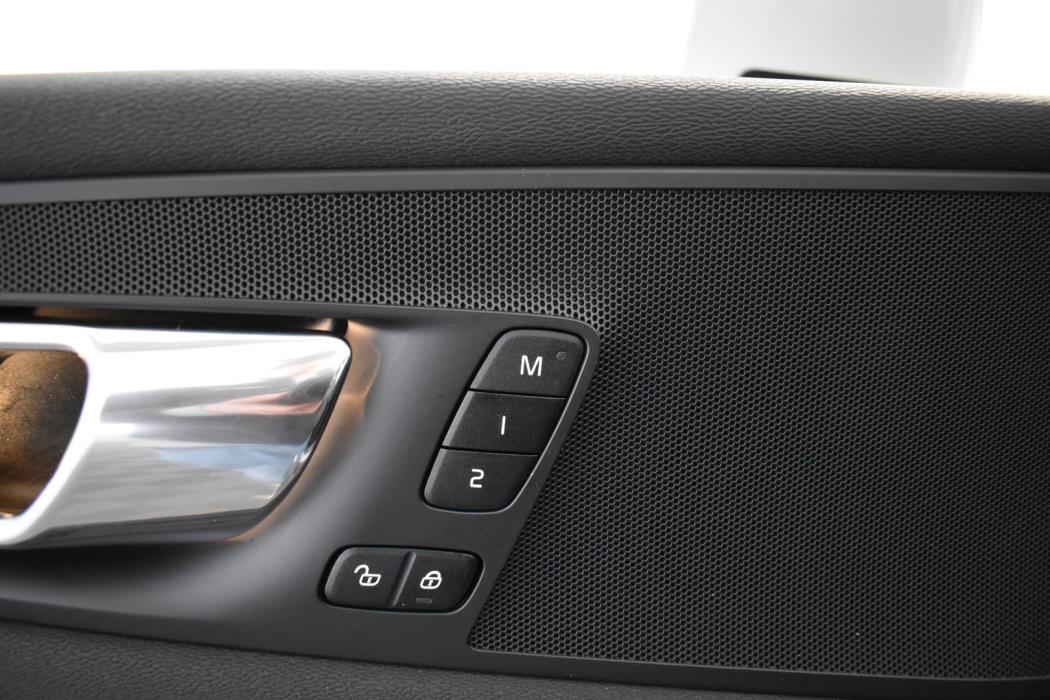 VOLVO XC60 2020