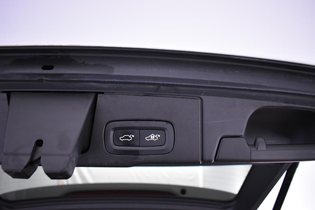 VOLVO XC60 2020