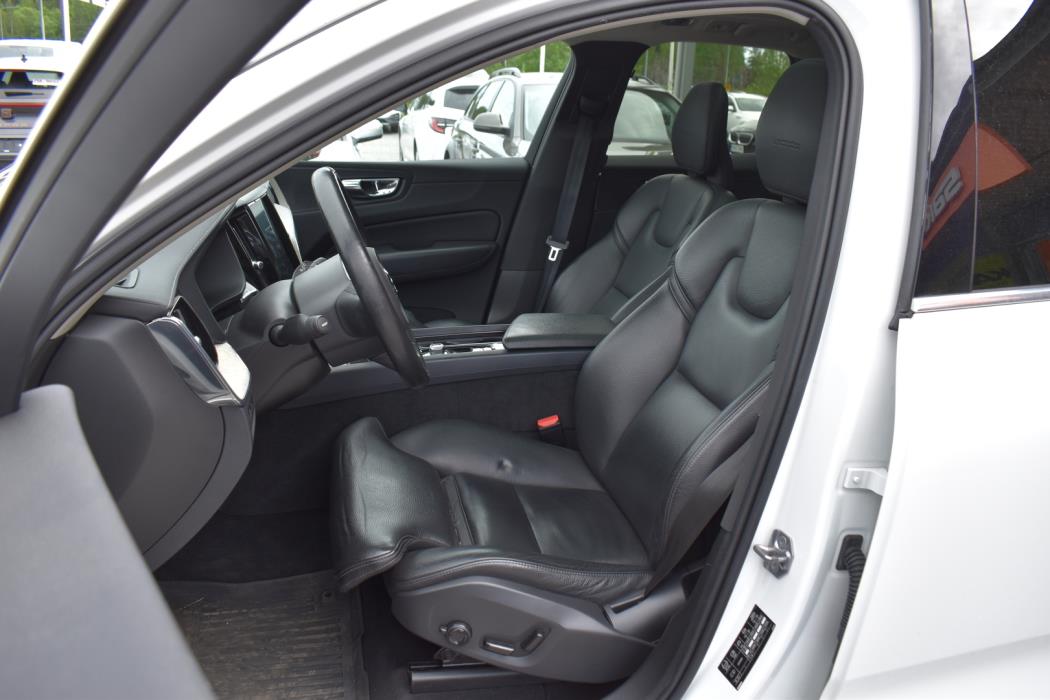 VOLVO XC60 2020