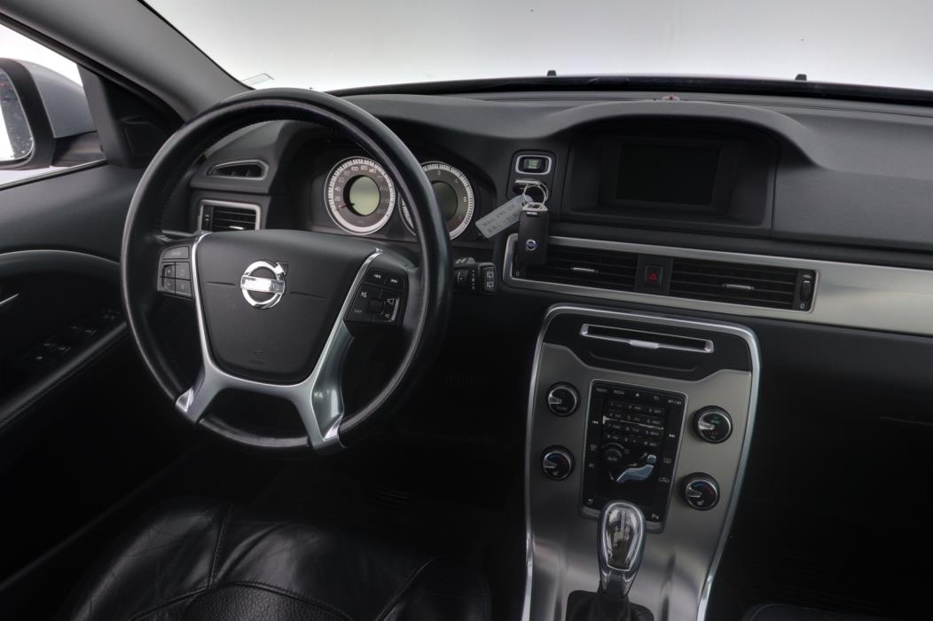 VOLVO V70 2013