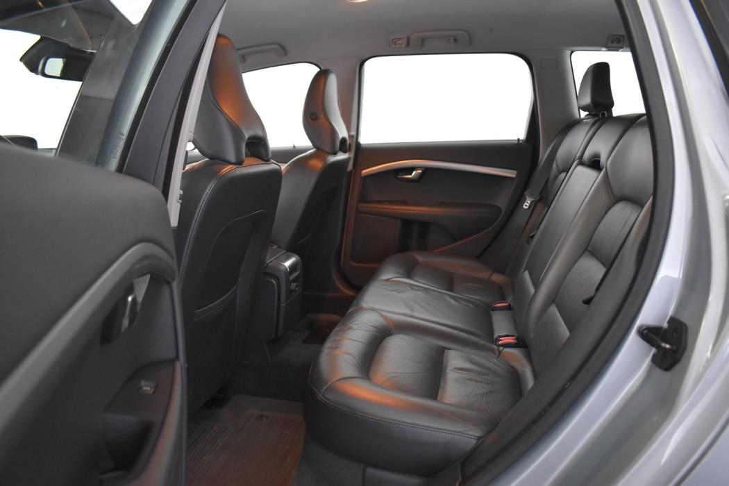 VOLVO V70 2013