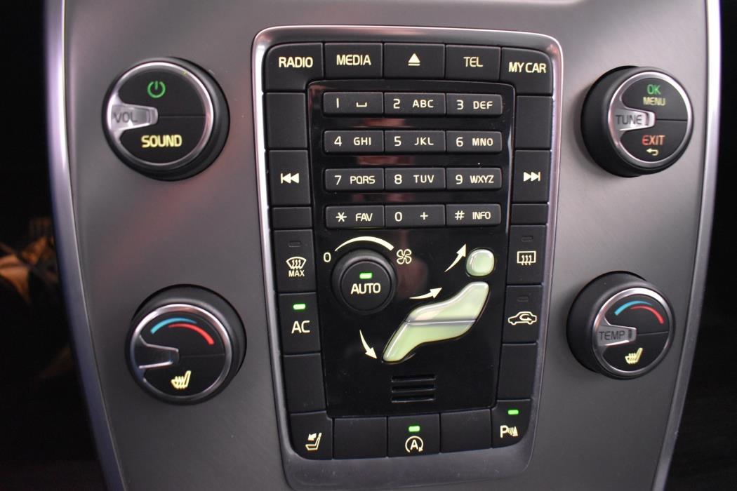 VOLVO V70 2013