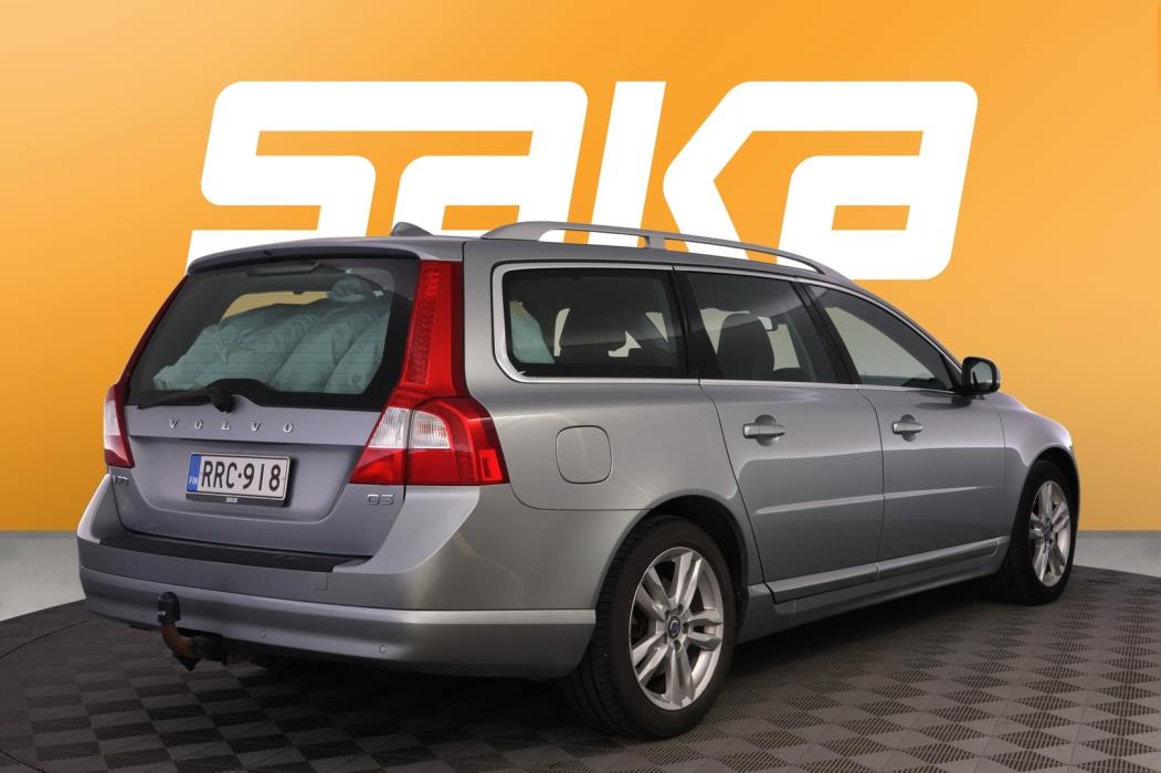 VOLVO V70 2013