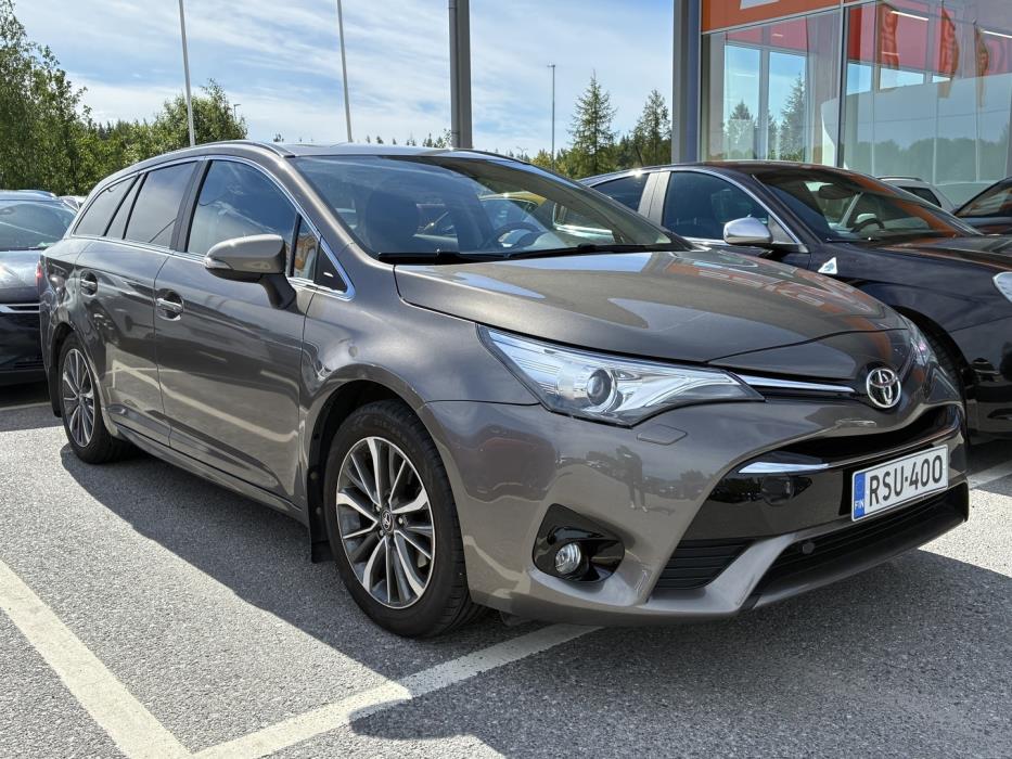 TOYOTA Avensis 2017