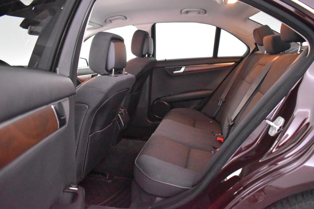 MERCEDES-BENZ C 2011