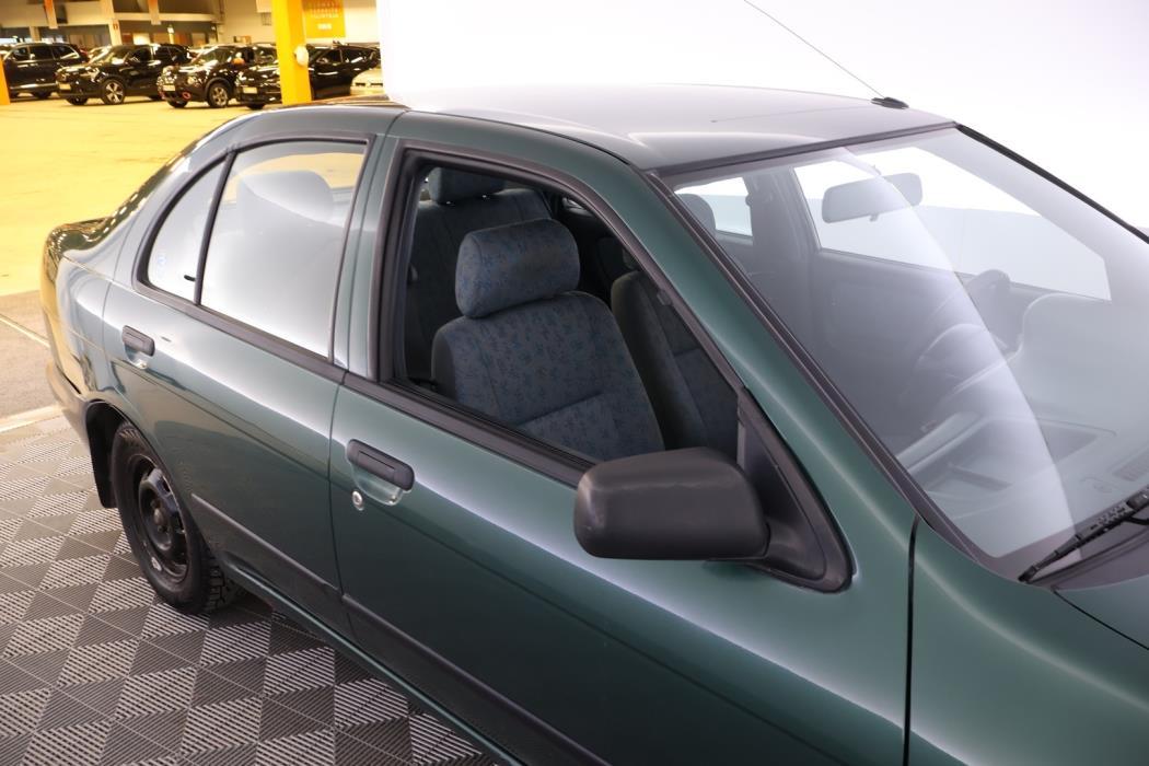 NISSAN Almera 1998