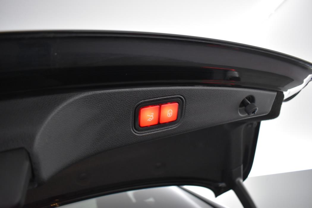 MERCEDES-BENZ E 2018