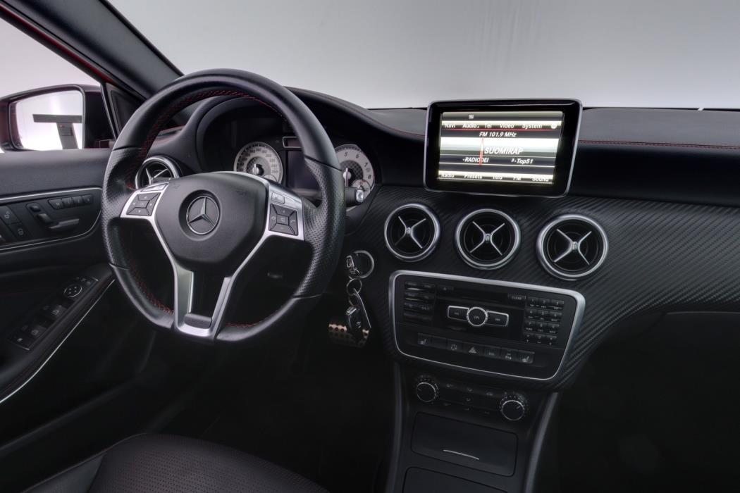 MERCEDES-BENZ A 2014
