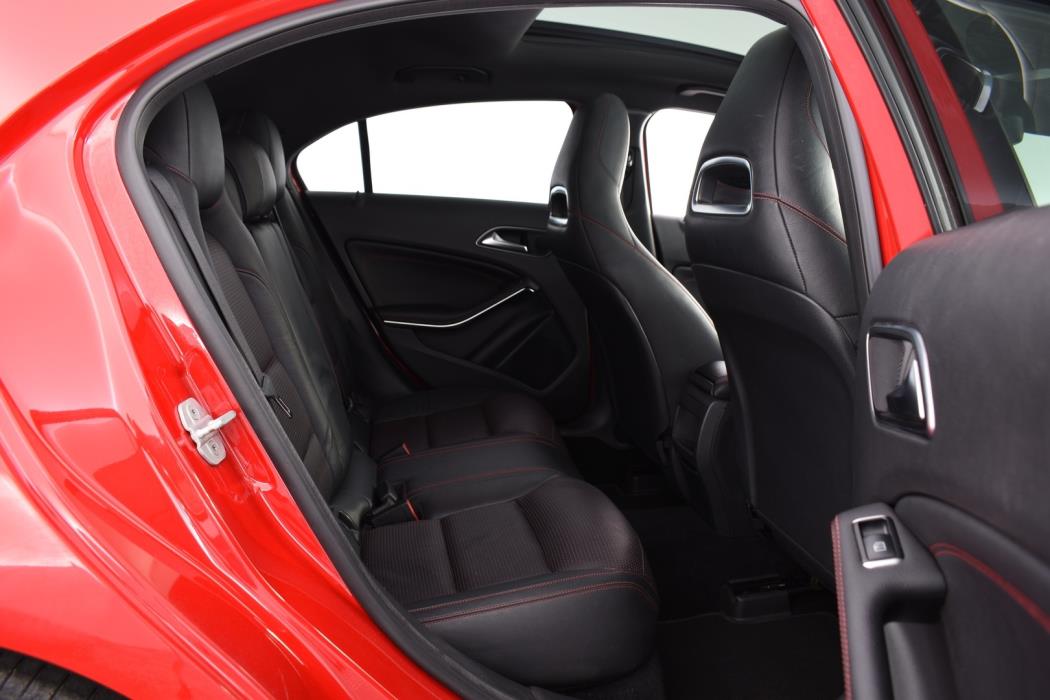 MERCEDES-BENZ A 2014
