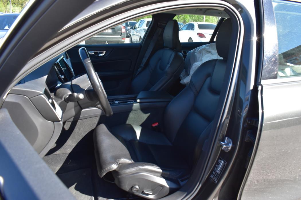 VOLVO V60 2019