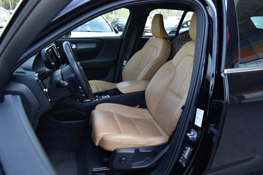 VOLVO XC40 2021