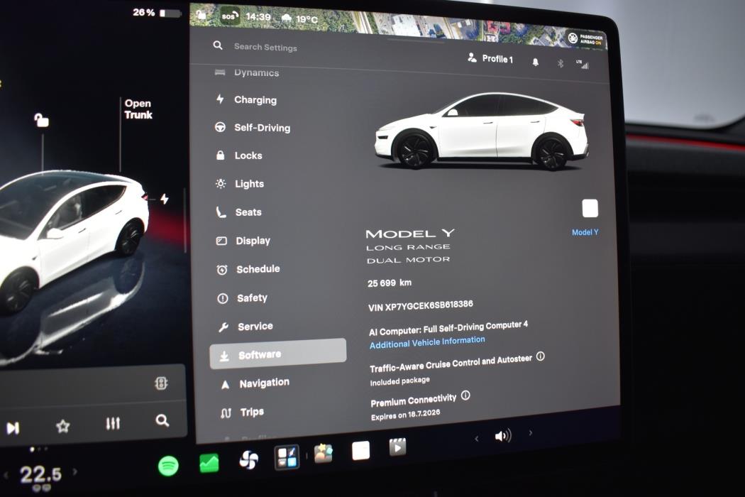 TESLA Model Y 2025