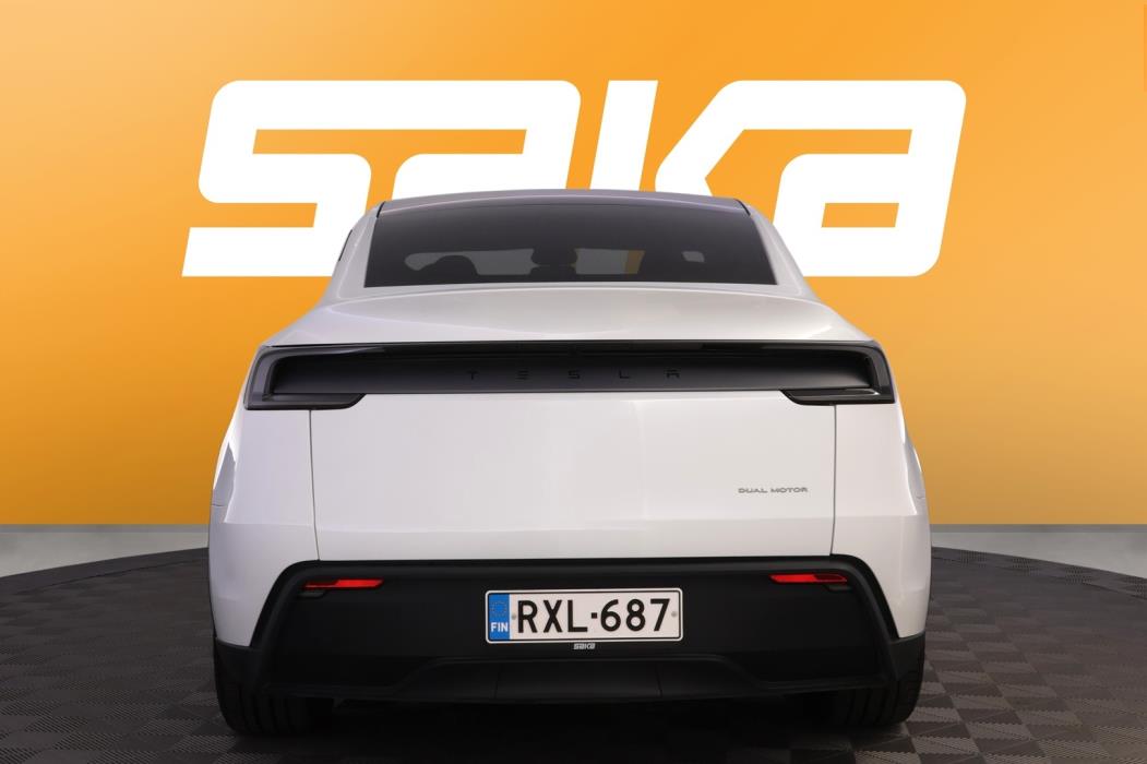 TESLA Model Y 2025