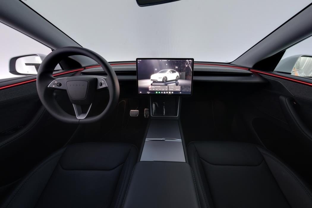 TESLA Model Y 2025