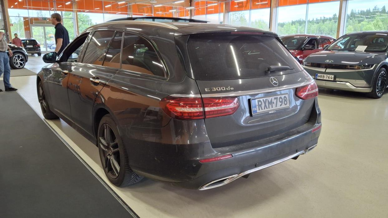 MERCEDES-BENZ E 2020