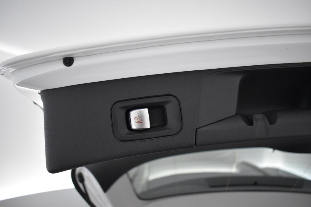 MERCEDES-BENZ C 2020