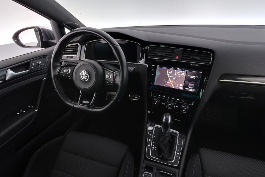 VOLKSWAGEN Golf 2018