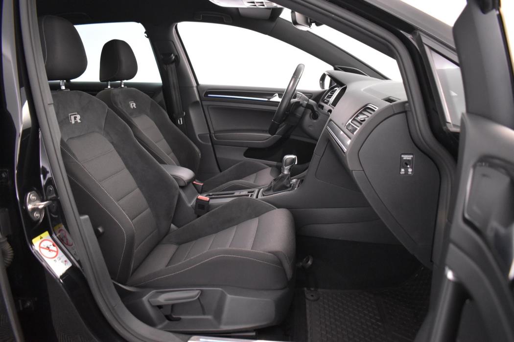 VOLKSWAGEN Golf 2018