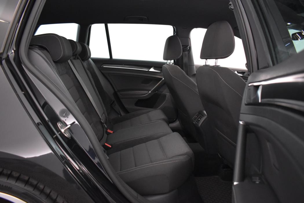 VOLKSWAGEN Golf 2018