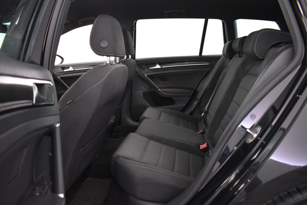 VOLKSWAGEN Golf 2018