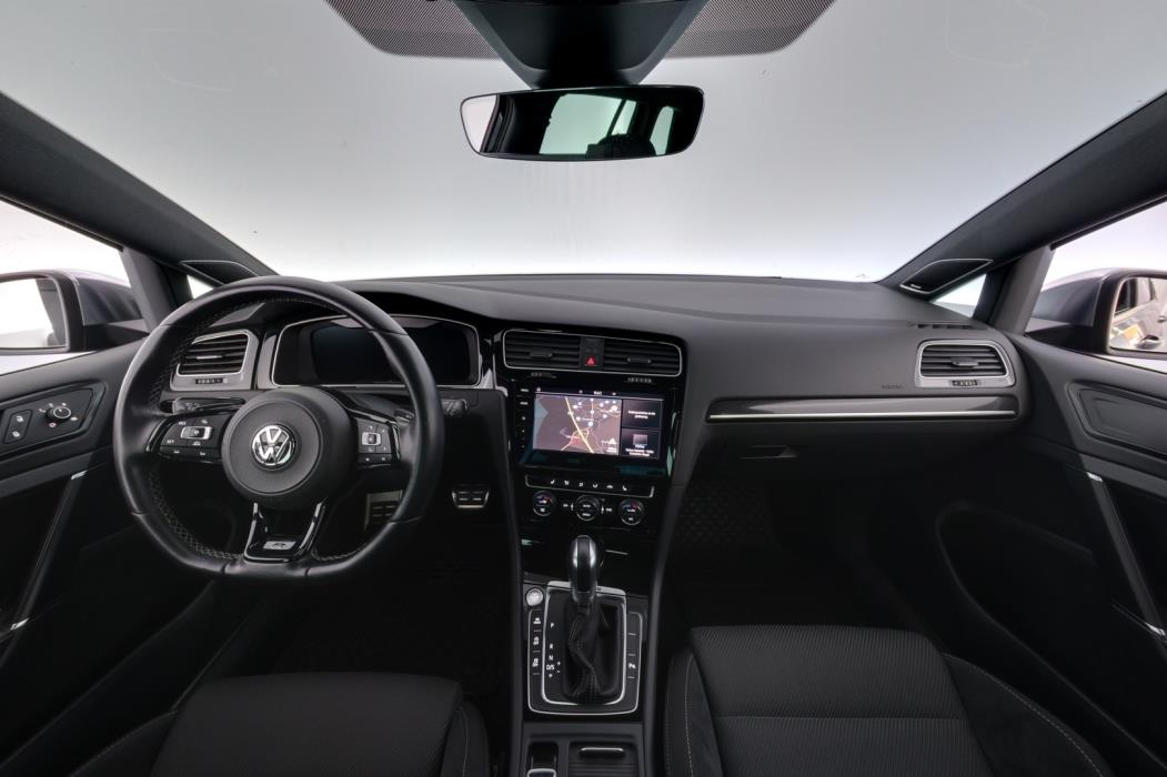 VOLKSWAGEN Golf 2018