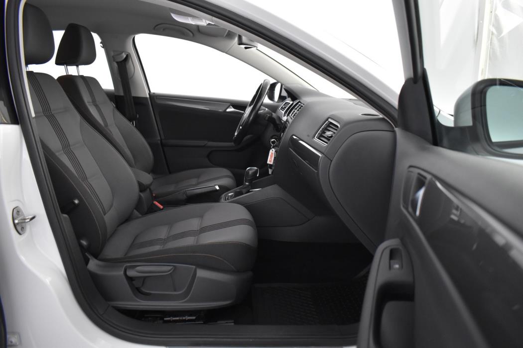 VOLKSWAGEN Jetta 2016