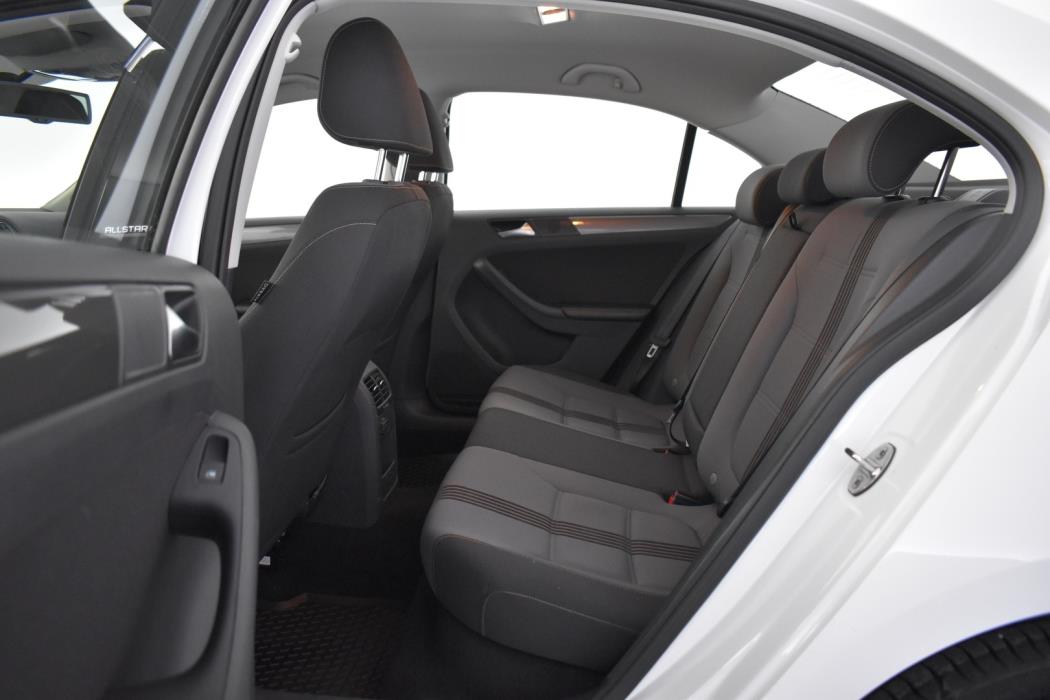 VOLKSWAGEN Jetta 2016