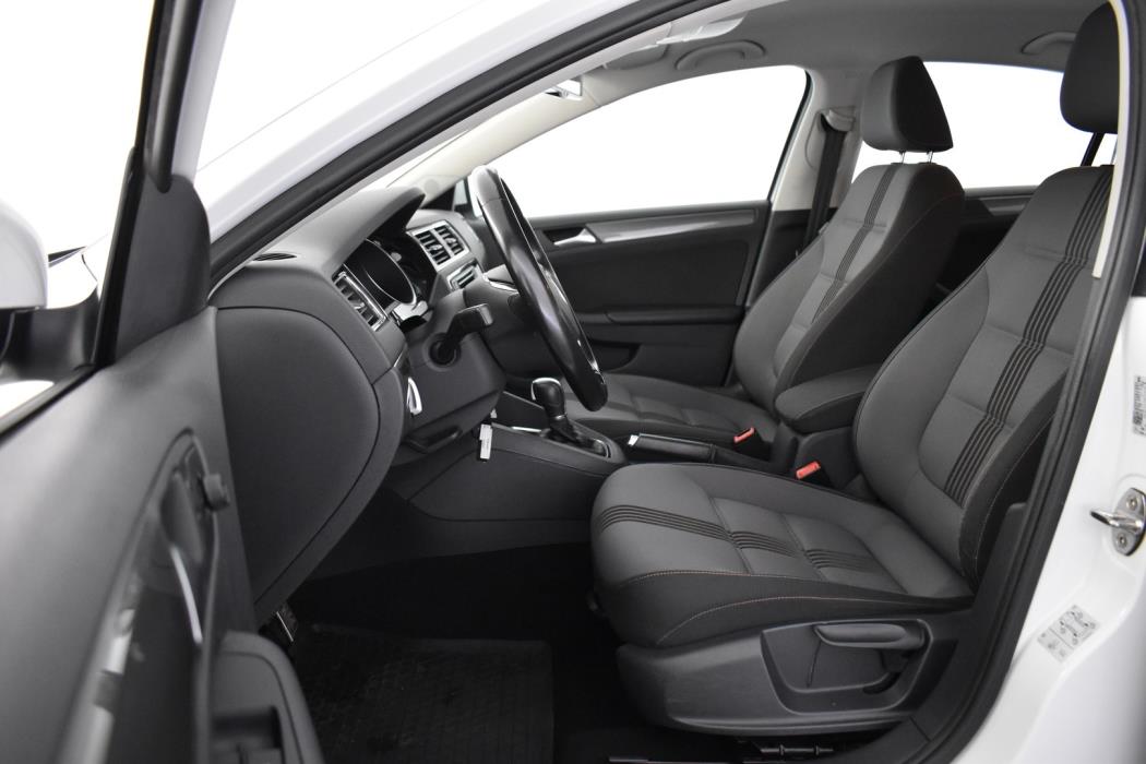 VOLKSWAGEN Jetta 2016