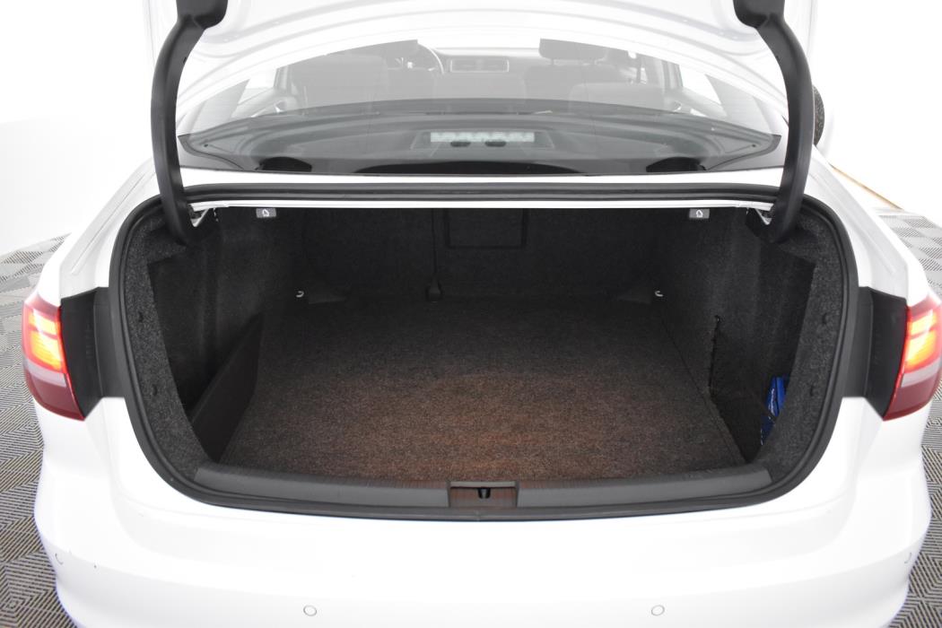 VOLKSWAGEN Jetta 2016