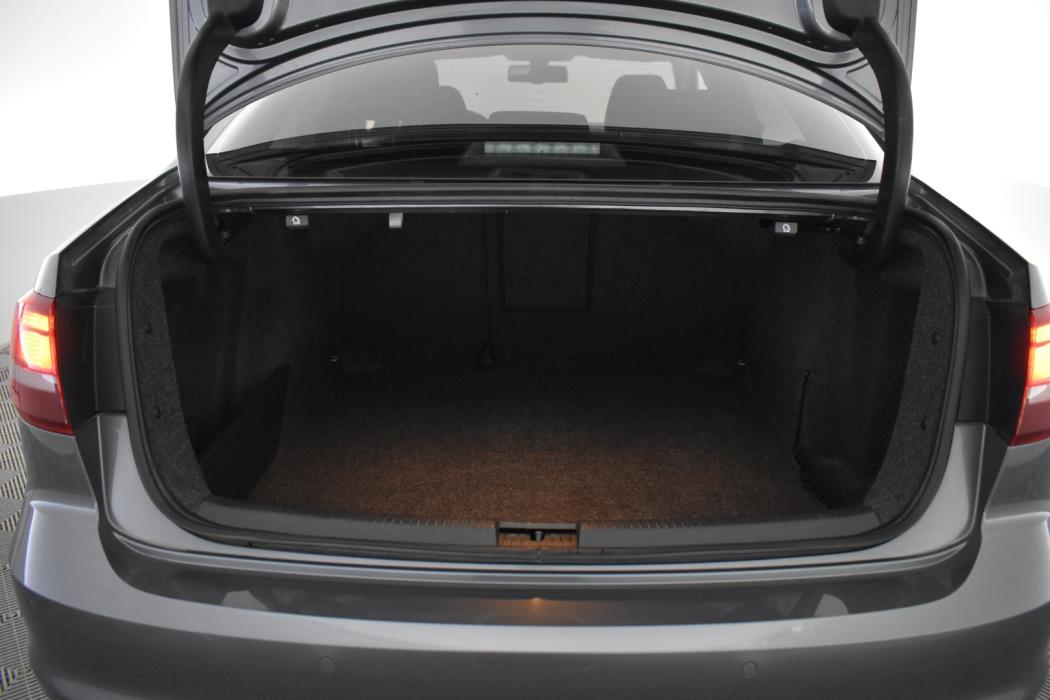 VOLKSWAGEN Jetta 2016
