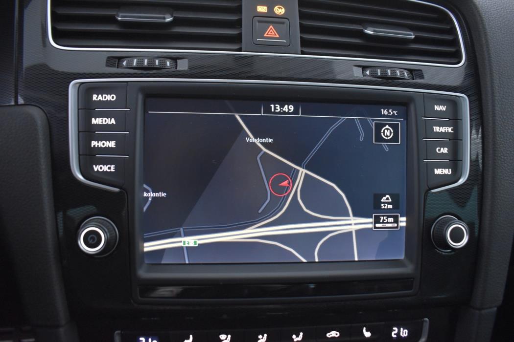 VOLKSWAGEN Golf 2016