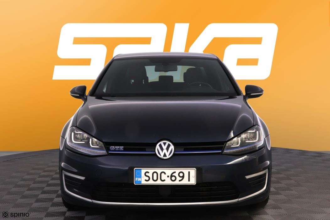VOLKSWAGEN Golf 2016