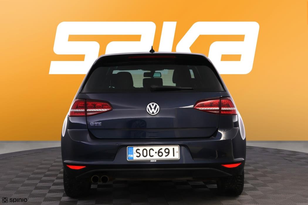 VOLKSWAGEN Golf 2016