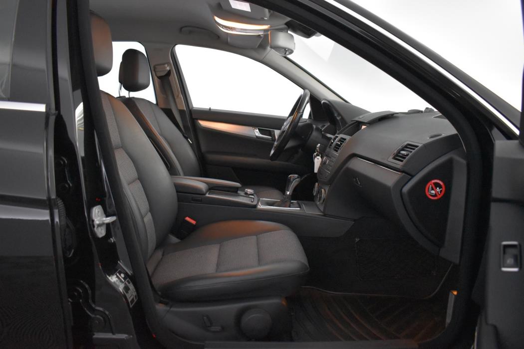 MERCEDES-BENZ C 2011