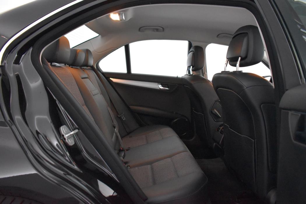 MERCEDES-BENZ C 2011