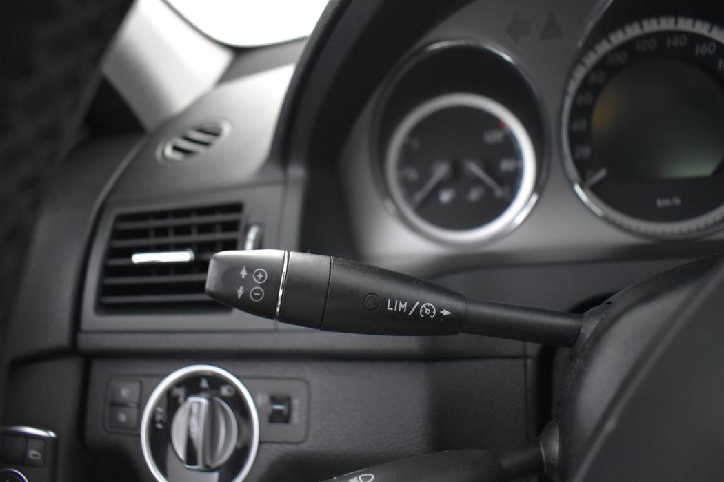 MERCEDES-BENZ C 2011