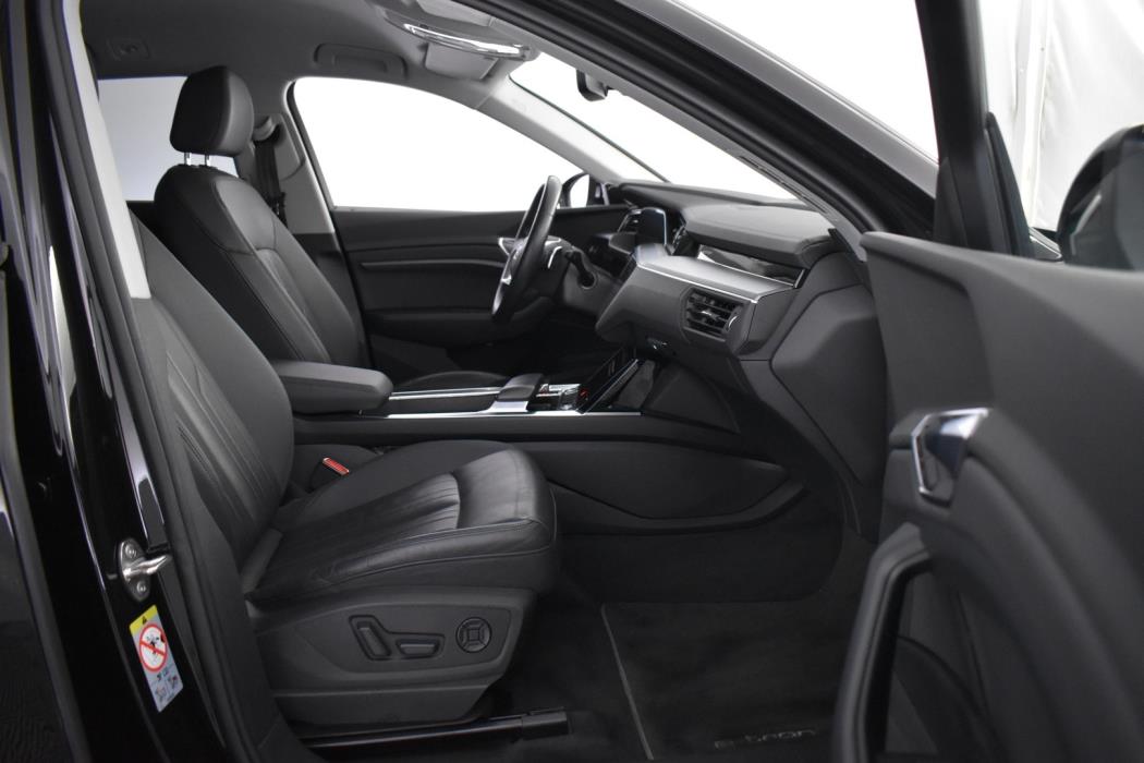 AUDI e-tron 2019
