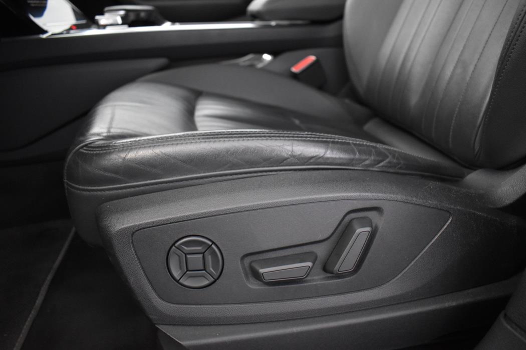 AUDI e-tron 2019