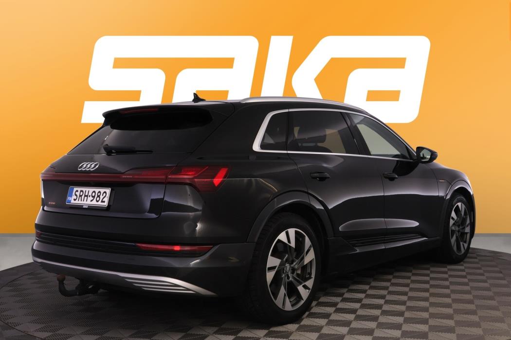 AUDI e-tron 2019