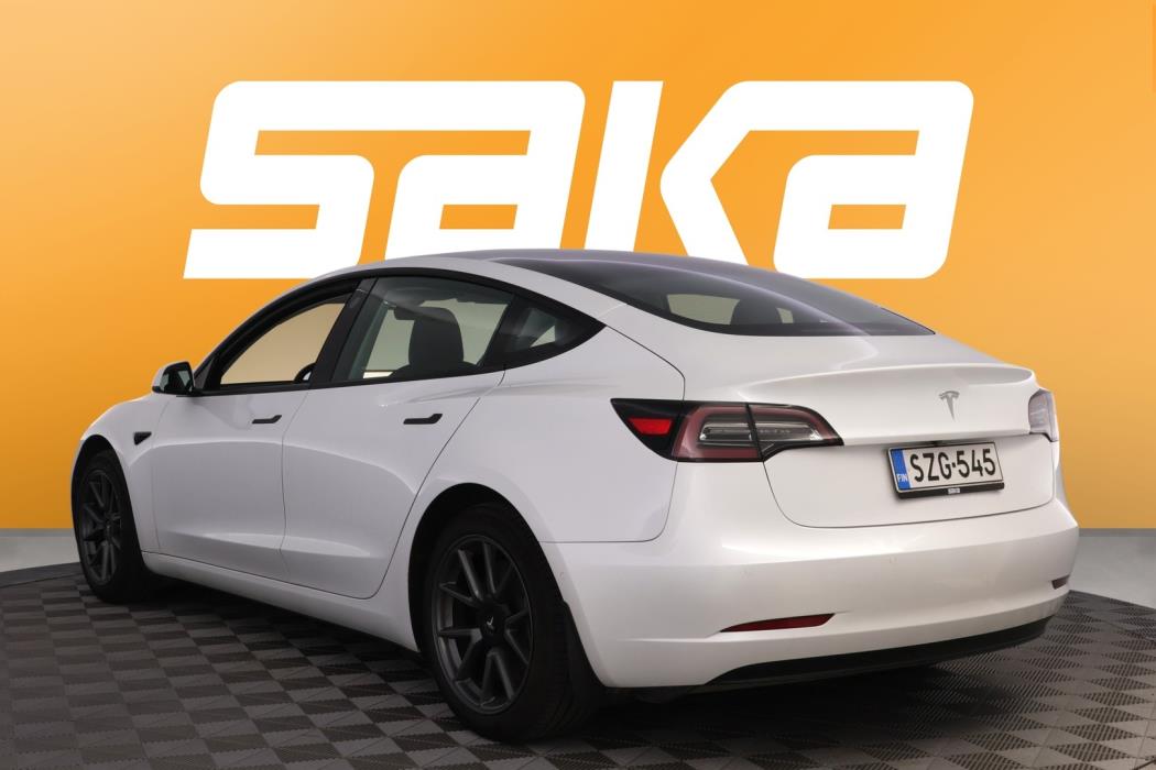TESLA Model 3 2021