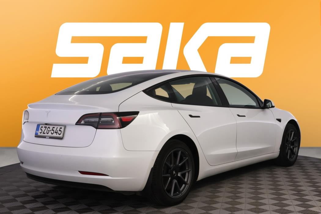 TESLA Model 3 2021