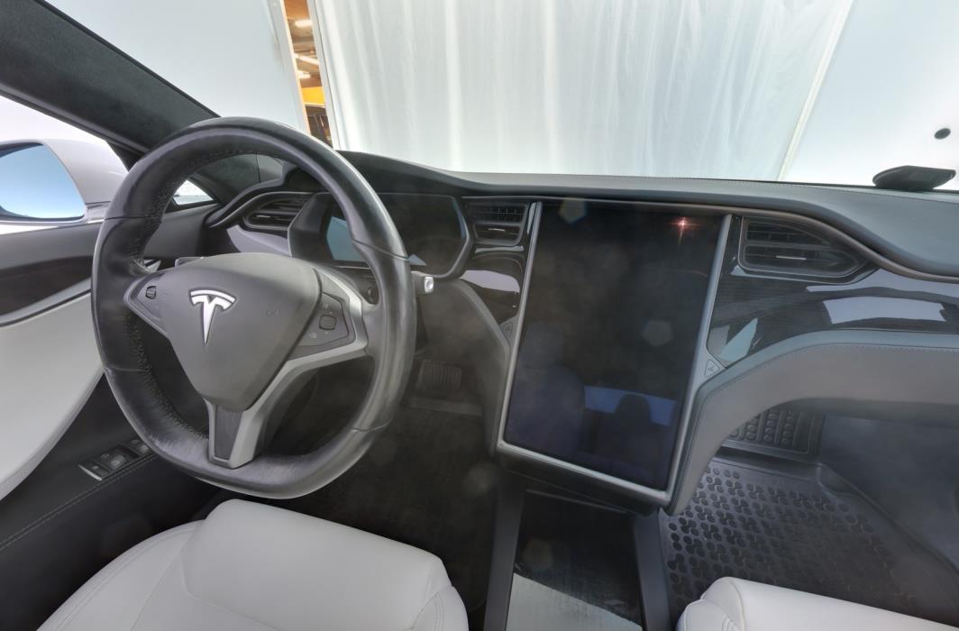 TESLA Model S 2019