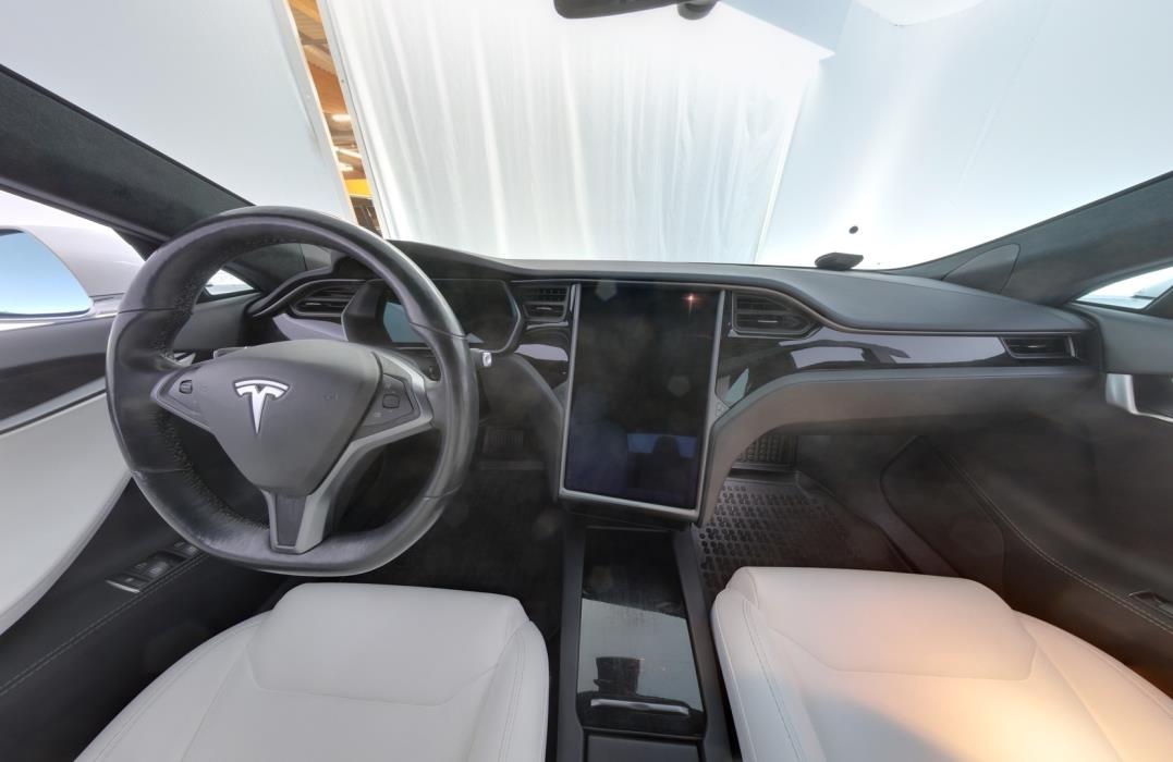 TESLA Model S 2019