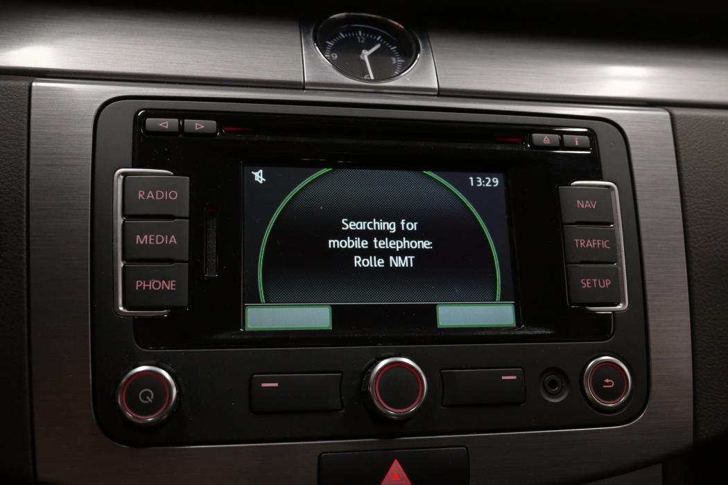 VOLKSWAGEN Passat 2012