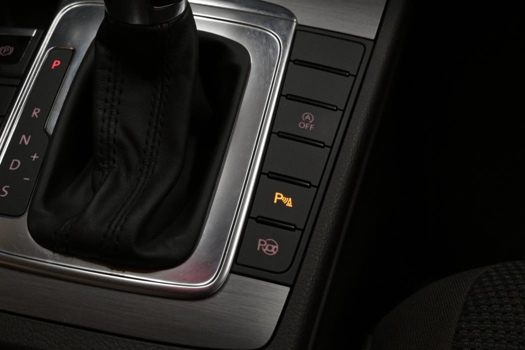 VOLKSWAGEN Passat 2012