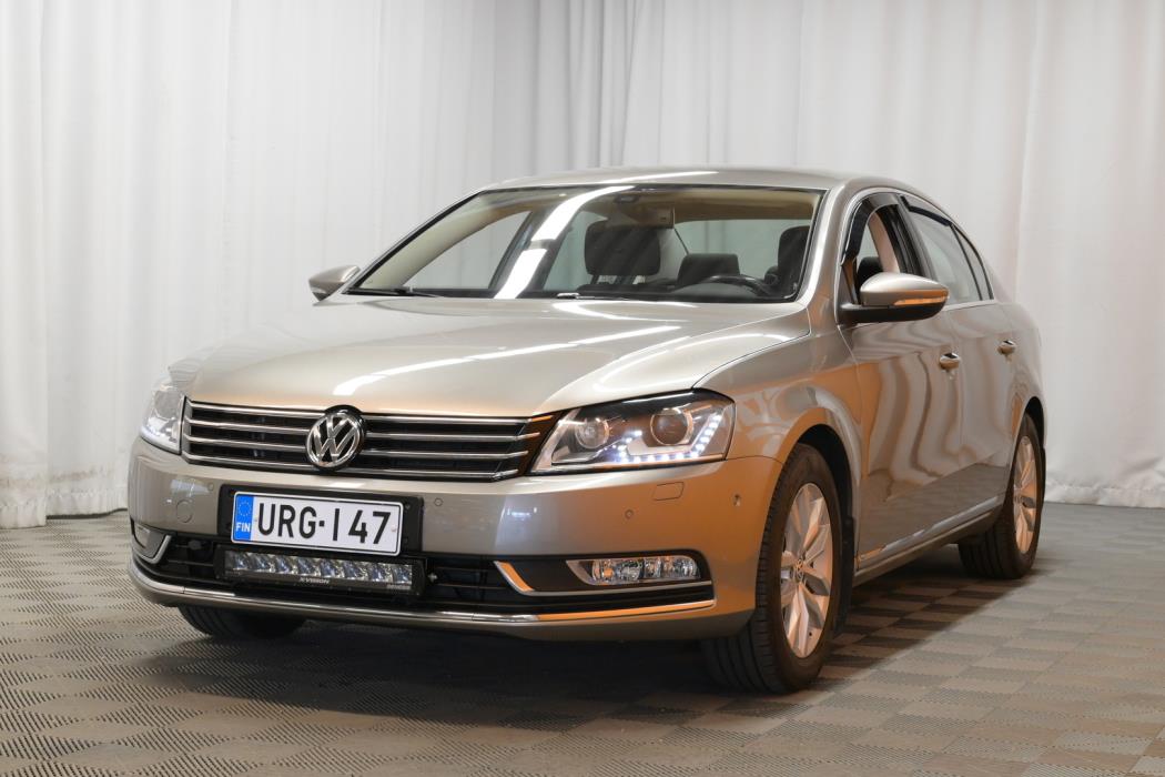 VOLKSWAGEN Passat 2012